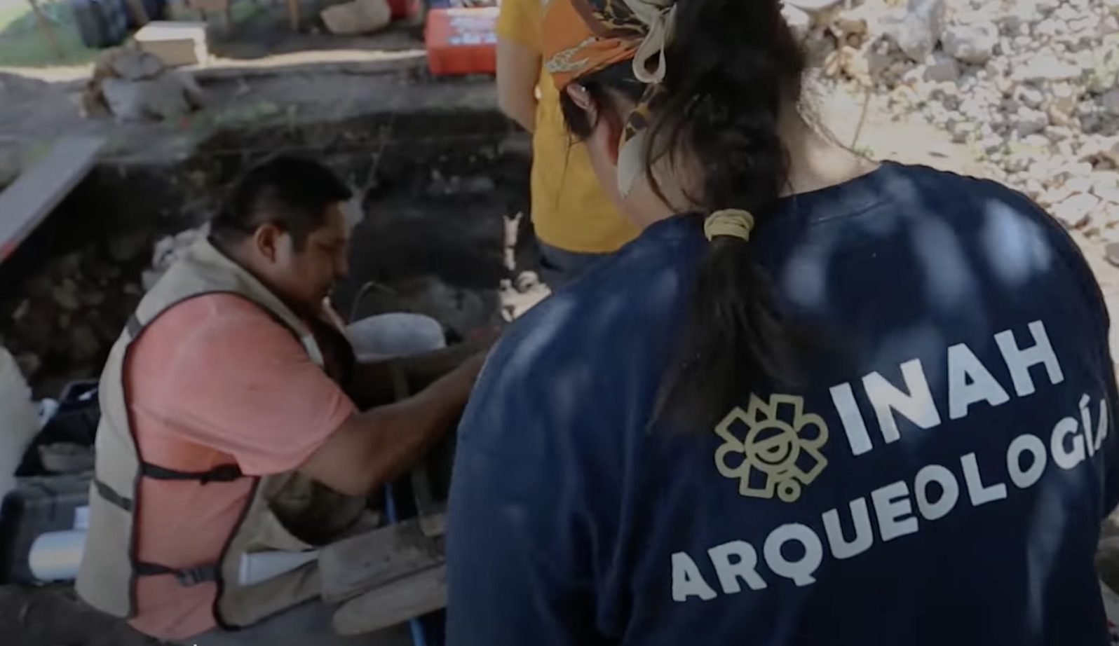 En una emocionante revelación arqueológica, la Secretaría de Cultura federal, a través del Instituto Nacional de Antropología e Historia (INAH), ha anunciado un descubrimiento sorprendente en Tulum, Quintana Roo, como parte de los trabajos llevados a cabo en el marco del Programa de Mejoramiento de Zonas Arqueológicas (PROMEZA).